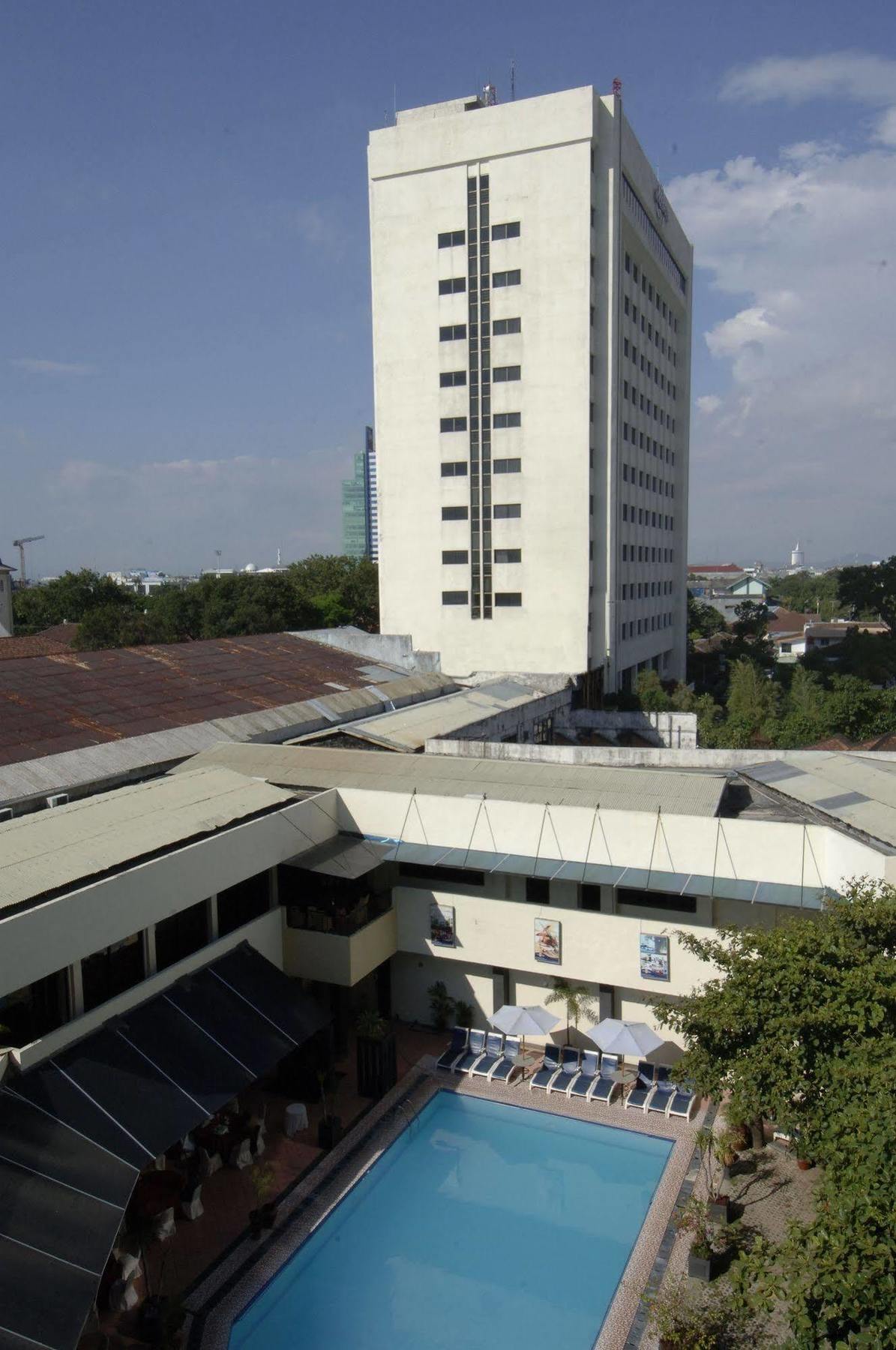 Singgasana Hotel Makassar Exterior photo